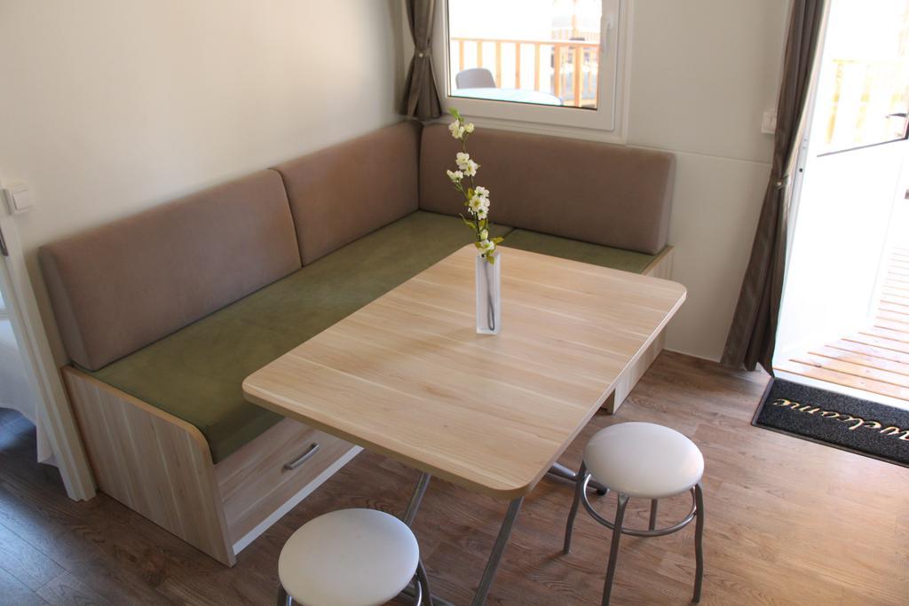 Mobile Homes Holiday Dream บาชกาโวดา ภายนอก รูปภาพ